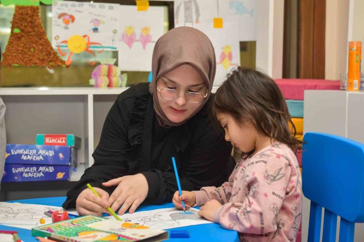 ESENYURT’TA EĞİTİMLE GÜÇLENEN KADINLAR BU KURSTA GELECEKLERİNE YÖN VERİYOR