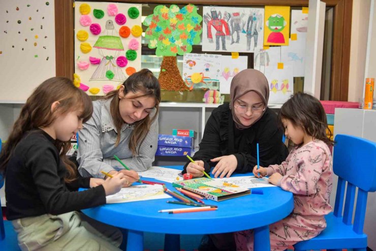 ESENYURT’TA EĞİTİMLE GÜÇLENEN KADINLAR BU KURSTA GELECEKLERİNE YÖN VERİYOR