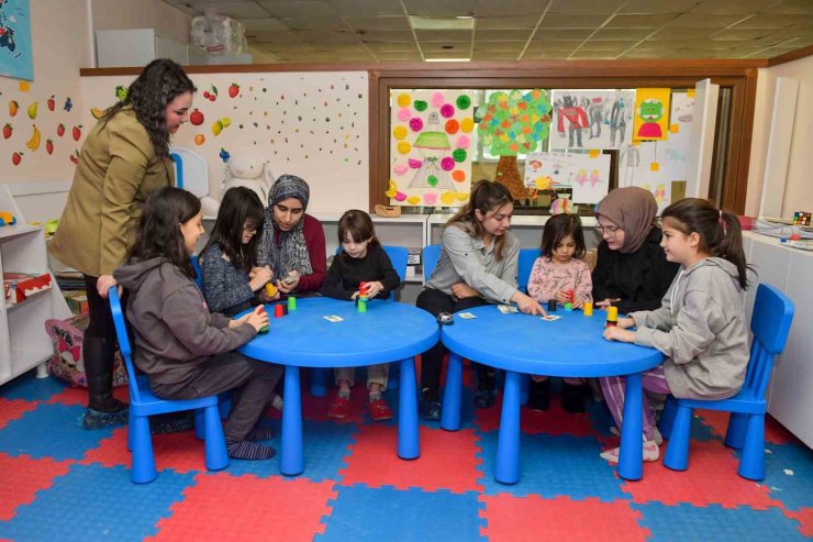 ESENYURT’TA EĞİTİMLE GÜÇLENEN KADINLAR BU KURSTA GELECEKLERİNE YÖN VERİYOR