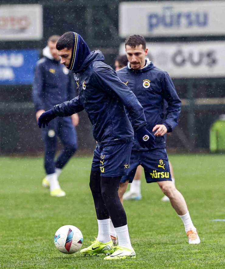 FENERBAHÇE, KONYASPOR MAÇININ HAZIRLIKLARINI SÜRDÜRDÜ