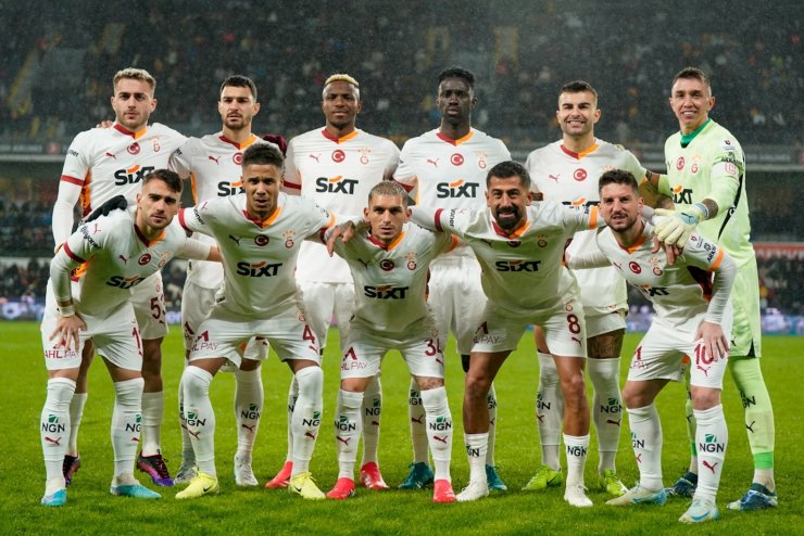 TRENDYOL SÜPER LİG: BAŞAKŞEHİR: 0 - GALATASARAY: 0 (MAÇ DEVAM EDİYOR)