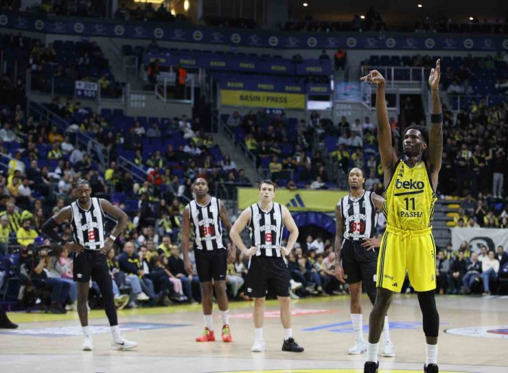 BASKETBOLDA DERBİNİN KAZANANI FENERBAHÇE