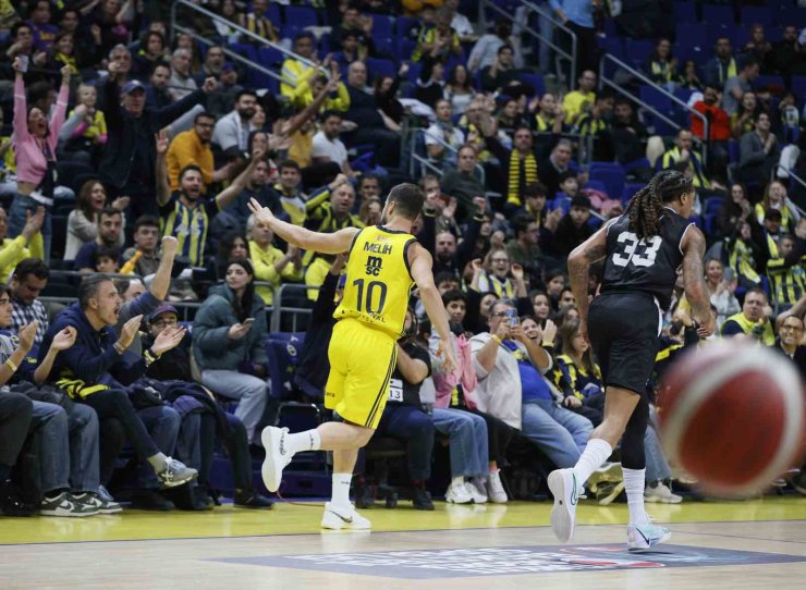 BASKETBOLDA DERBİNİN KAZANANI FENERBAHÇE