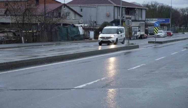 ARNAVUTKÖY’DE MAHALLE SAKİNLERİNİN SÜRATLİ ARAÇ İSYANI