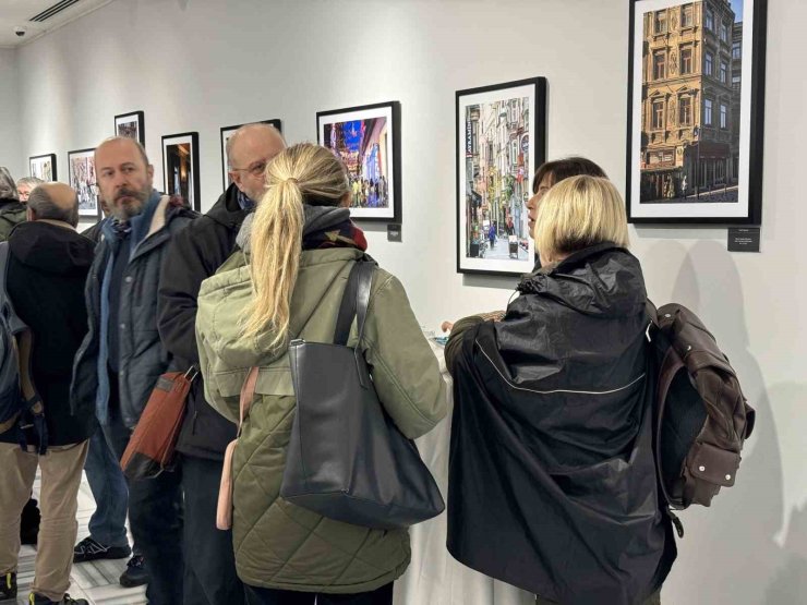 “PERA’DAN BEYOĞLU’NA FOTOĞRAF SERGİSİ” SANATSEVERLERLE BULUŞTU