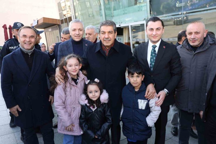 ESENLER BELEDİYE BAŞKANI GÖKSU, MİNİKLERİN KARNE HEYECANINA ORTAK OLDU