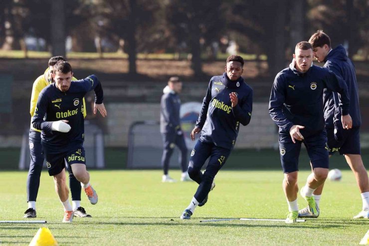 FENERBAHÇE, ADANA DEMİRSPOR MAÇI HAZIRLIKLARINI TAMAMLADI