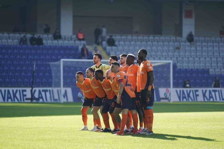 TRENDYOL SÜPER LİG: BAŞAKŞEHİR: 0 - ÇAYKUR RİZESPOR: 0 (MAÇ DEVAM EDİYOR)