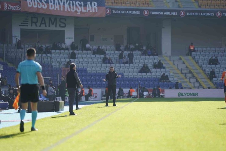 TRENDYOL SÜPER LİG: BAŞAKŞEHİR: 0 - ÇAYKUR RİZESPOR: 0 (MAÇ DEVAM EDİYOR)