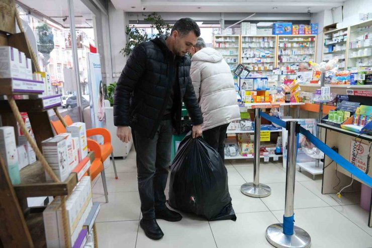 ESENYURT’TA ATIK İLAÇLAR ÇÖPE DEĞİL, İMHAYA GİDİYOR