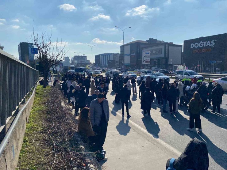 KADIKÖY-SABİHA GÖKÇEN HAVALİMANI METRO HATTINDA TEKNİK ARIZA NEDENİYLE SEFERLER AKSADI