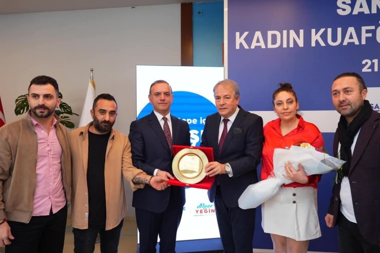 BAŞKAN ALPER YEĞİN KADIN KUAFÖRLERİ İLE KAHVALTIDA BULUŞTU