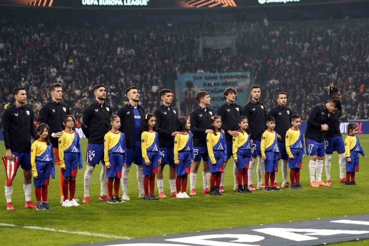 OLE GUNER SOLSKJAER, BEŞİKTAŞ’IN BAŞINDA İLK MAÇINA ÇIKTI