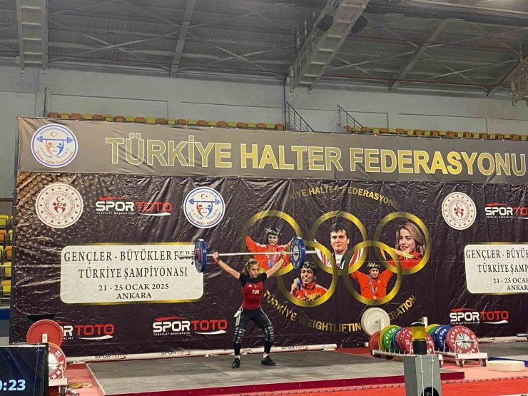 GENÇLER VE BÜYÜKLER FERDİ TÜRKİYE HALTER ŞAMPİYONASI BAŞLADI