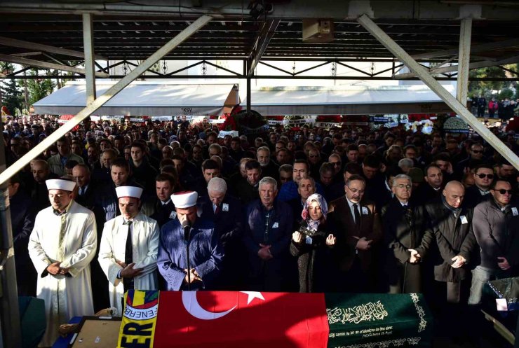 OTEL YANGININDA HAYATINI KAYBEDEN GÜNGÖR AİLESİ SON YOLCULUĞUNA UĞURLANDI