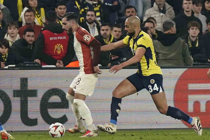 UEFA AVRUPA LİGİ: FENERBAHÇE: 0 - LYON: 0 (İLK YARI)