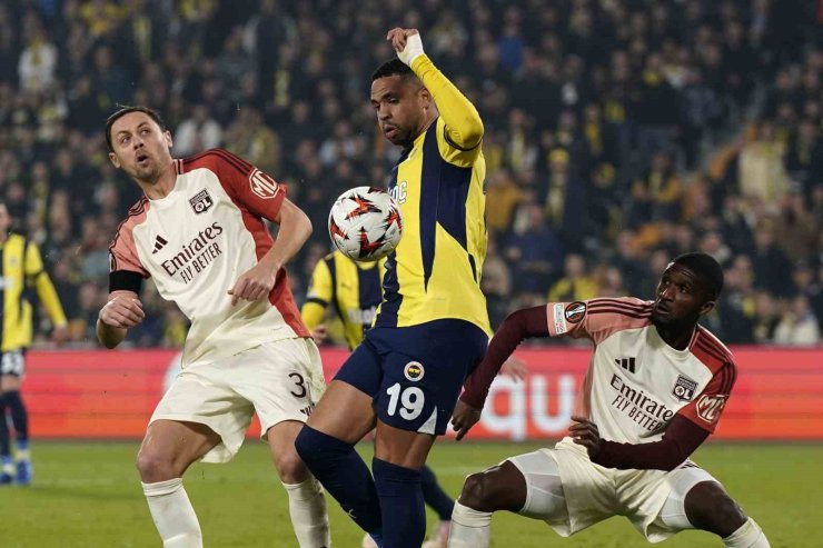 UEFA AVRUPA LİGİ: FENERBAHÇE: 0 - LYON: 0 (MAÇ SONUCU)