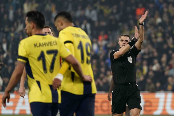 UEFA AVRUPA LİGİ: FENERBAHÇE: 0 - LYON: 0 (MAÇ SONUCU)