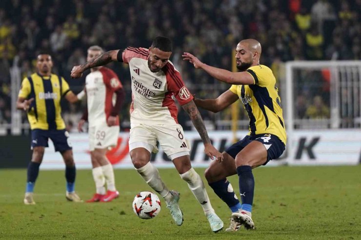 UEFA AVRUPA LİGİ: FENERBAHÇE: 0 - LYON: 0 (MAÇ SONUCU)