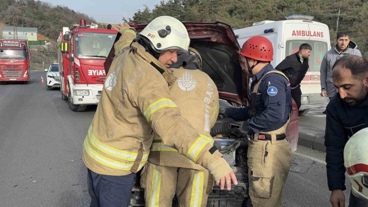 ARNAVUTKÖY’DE OTOMOBİL TAKLA ATTI: SÜRÜCÜ AĞIR YARALANDI