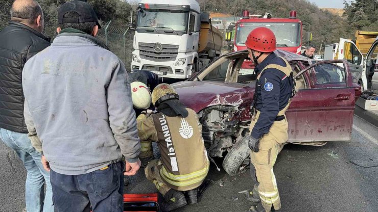 ARNAVUTKÖY’DE OTOMOBİL TAKLA ATTI: SÜRÜCÜ AĞIR YARALANDI