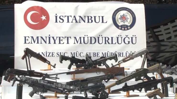 İSTANBUL’DA SİLAHLI SUÇ ÖRGÜTLERİNE OPERASYON: 51 GÖZALTI