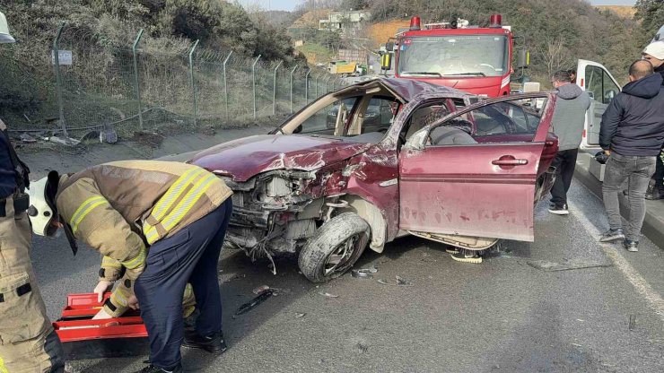 ARNAVUTKÖY’DE OTOMOBİL TAKLA ATTI: SÜRÜCÜ AĞIR YARALANDI