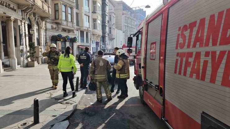 BEYOĞLU’NDA OTELDE YANGIN PANİĞİ