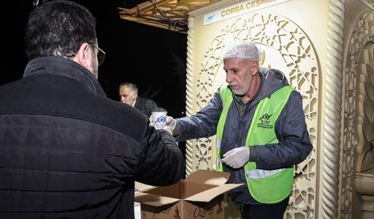 SULTANGAZİ BELEDİYESİ’NDEN HASTANE ÖNÜNDE HER AKŞAM SICAK ÇORBA İKRAMI