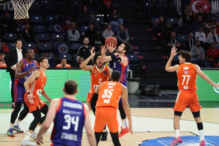 EUROCUP: BAHÇEŞEHİR KOLEJİ: 85 - RATİOPHARM ULM: 81