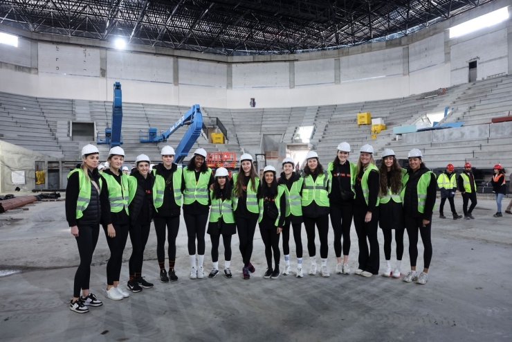 ECZACIBAŞI DYNAVİT’Lİ SPORCULAR, YENİ SALONUN İNŞAATINI ZİYARET ETTİ