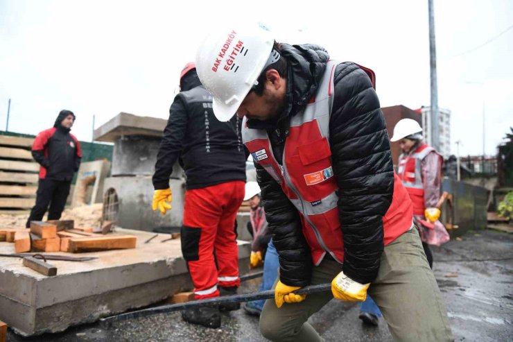 KADIKÖY BELEDİYESİ’NDEN DEPREM TATBİKATI