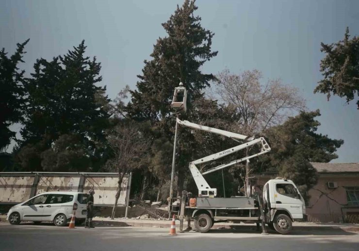 TOROSLAR EDAŞ’TAN DEPREM BÖLGESİNE BAKIM ONARIM VE ENERJİ ÇALIŞMALARI