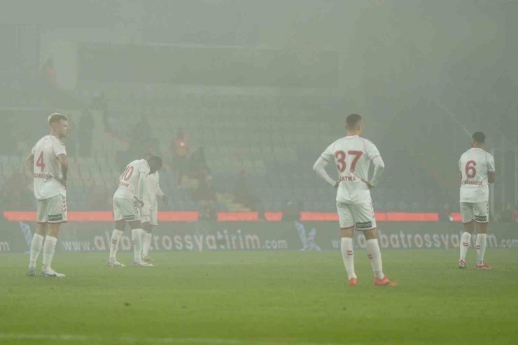 TRENDYOL SÜPER LİG: BAŞAKŞEHİR: 1 - SAMSUNSPOR: 0 (İLK YARI)