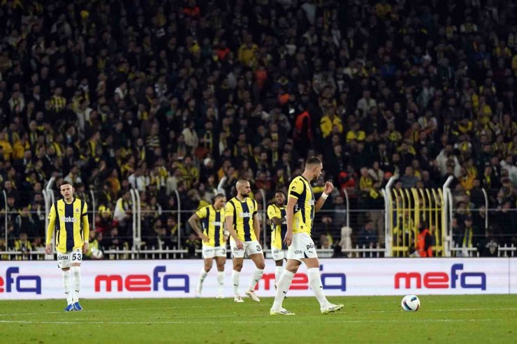 TRENDYOL SÜPER LİG: FENERBAHÇE: 1 - ÇAYKUR RİZESPOR: 2 (İLK YARI)