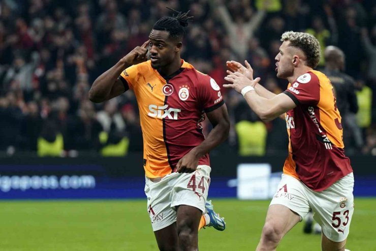 MİCHY BATSHUAYİ’NİN, GALATASARAY KARNESİ