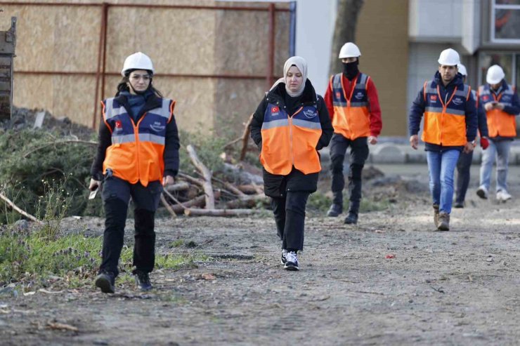 ESENLER BELEDİYESİ’NDEN GERÇEĞİNİ ARATMAYAN DEPREM TATBİKATI