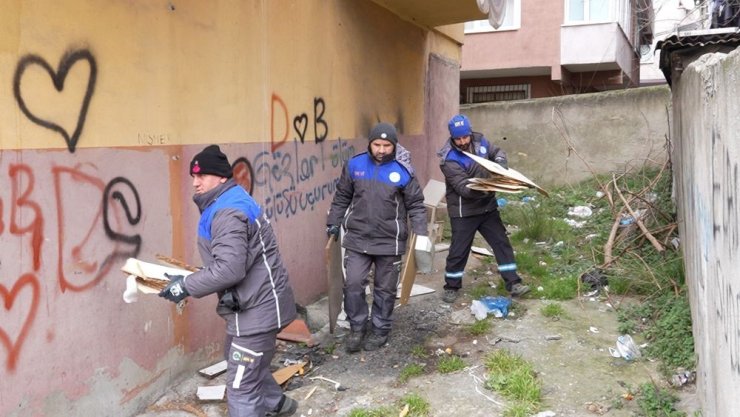 GAZİOSMANPAŞA’DA TEMİZLİK SEFERBERLİĞİ BAŞLADI