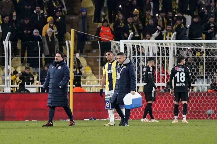 FENERBAHÇE’NİN 3 STOPERİ SAKATLANARAK OYUNDAN ÇIKTI