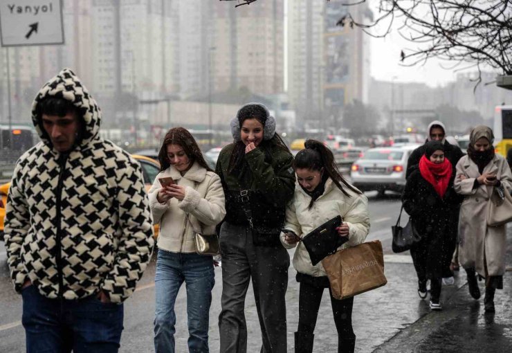 İSTANBUL’DA LAPA LAPA KAR YAĞIŞI