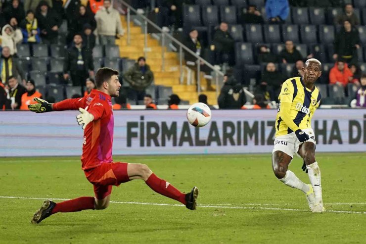 ZİRAAT TÜRKİYE KUPASI: FENERBAHÇE: 1 - ERZURUMSPOR FK: 0 (İLK YARI)