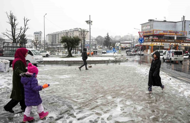 ARNAVUTKÖY BEYAZ ÖRTÜ İLE KAPLANDI