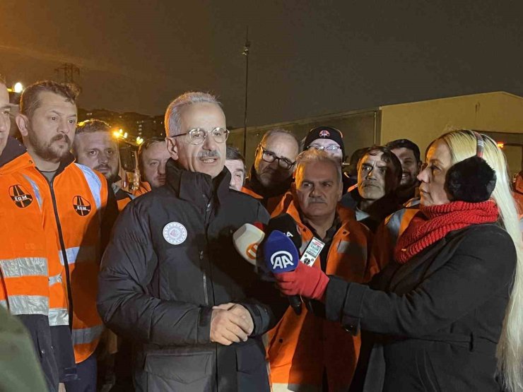 BAKAN URALOĞLU’DAN GAZİOSMANPAŞA’DA KARLA MÜCADELE BİLGİLENDİRMESİ