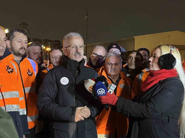 BAKAN URALOĞLU’DAN GAZİOSMANPAŞA’DA KARLA MÜCADELE BİLGİLENDİRMESİ