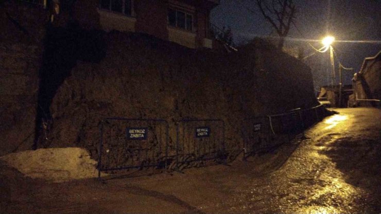 BEYKOZ’DA İSTİNAT DUVARI ÇÖKTÜ, 2 KATLI BİNA TEDBİR AMAÇLI BOŞALTILDI