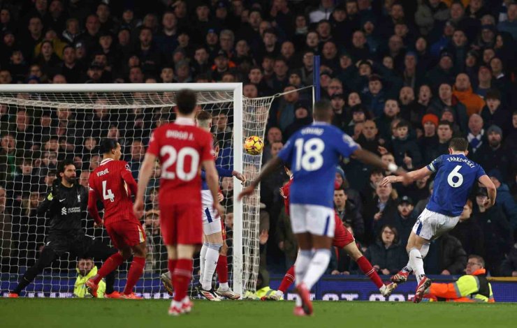 LİVERPOOL DERBİSİNDE EVERTON 90+8’DE PUANI KAPTI