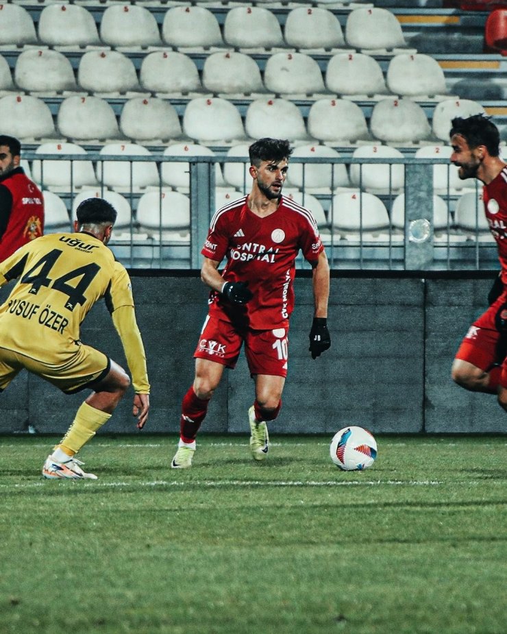 TRENDYOL 1. LİG: ÜMRANİYESPOR: 2 - İSTANBULSPOR: 1