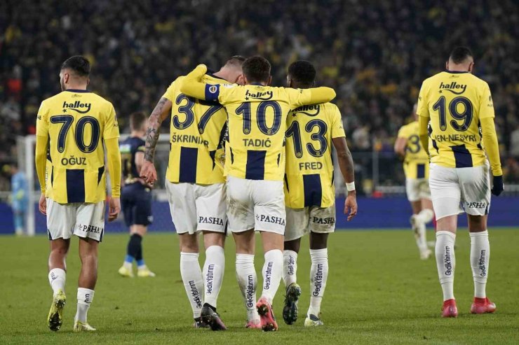 FENERBAHÇE, KASIMPAŞA’YI ÜST ÜSTE 12. KEZ MAĞLUP ETTİ