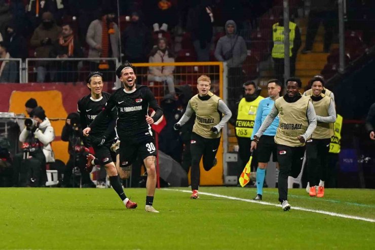 UEFA AVRUPA LİGİ: GALATASARAY: 2 - AZ ALKMAAR: 2 (MAÇ SONUCU)