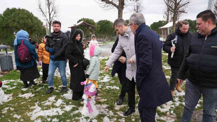 ARNAVUTKÖY’DE KAR FESTİVALİ RENKLİ GÖRÜNTÜLERE SAHNE OLDU